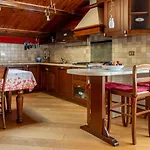 Casa Menek, Ospitar Апартаменты *