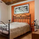 Casa Menek, Ospitar Апартаменты
