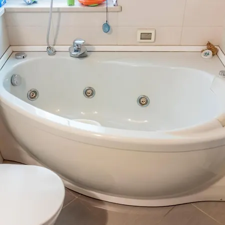 Casa Menek, Ospitar * Boario Terme