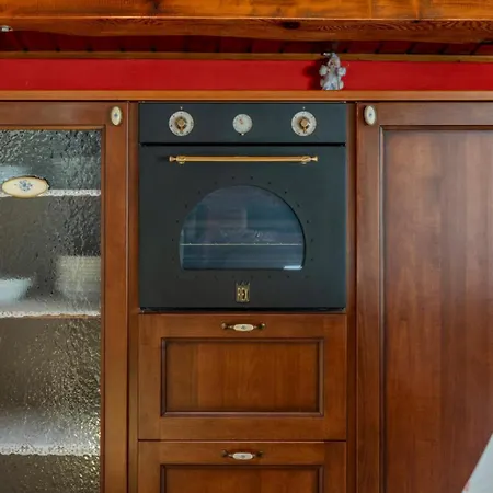 Апартаменты Casa Menek, Ospitar