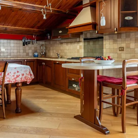 Casa Menek, Ospitar Apartment *
